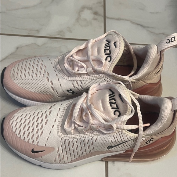 Nike Women's Blush Air Max 270 Sneakers - Picture 6 of 9
